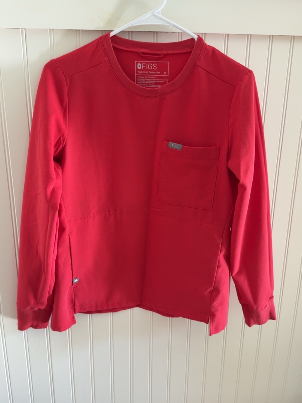 Figs SET Women's Red XS  Long Sleeve Medical Scrub Top and SP Joggers